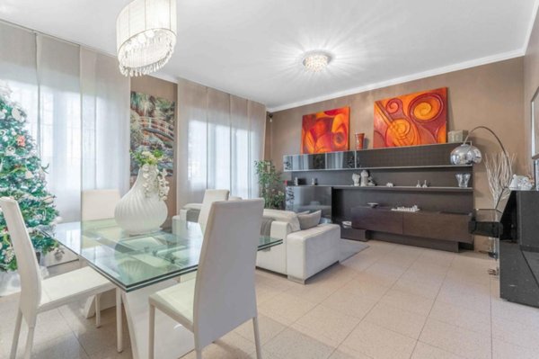 appartamento in vendita a Milano in zona Famagosta