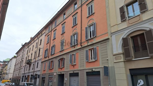appartamento in vendita a Milano in zona Sempione
