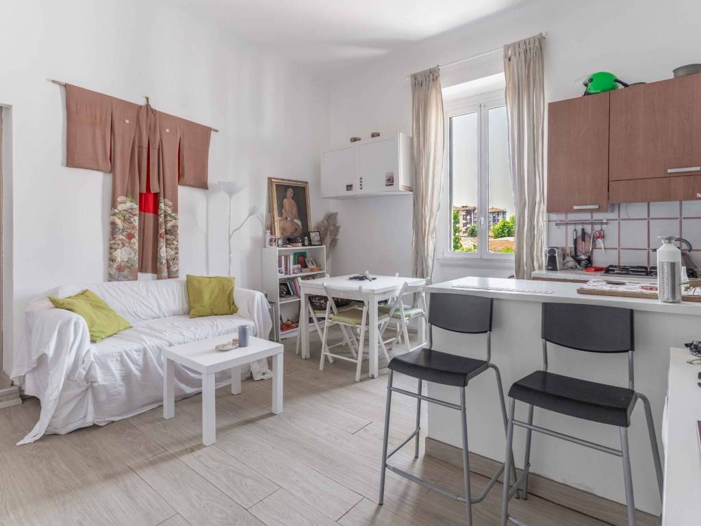 appartamento in vendita a Milano in zona Morivione