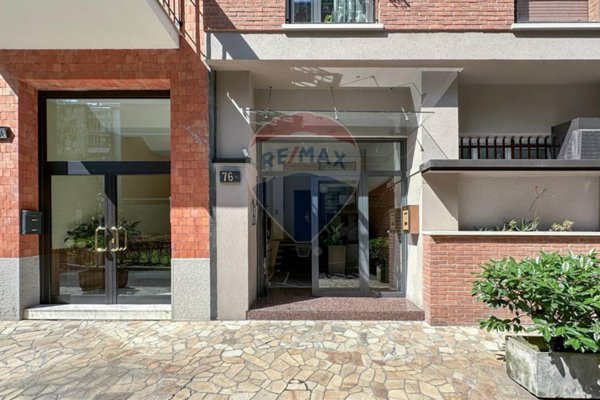 appartamento in vendita a Milano in zona Sempione