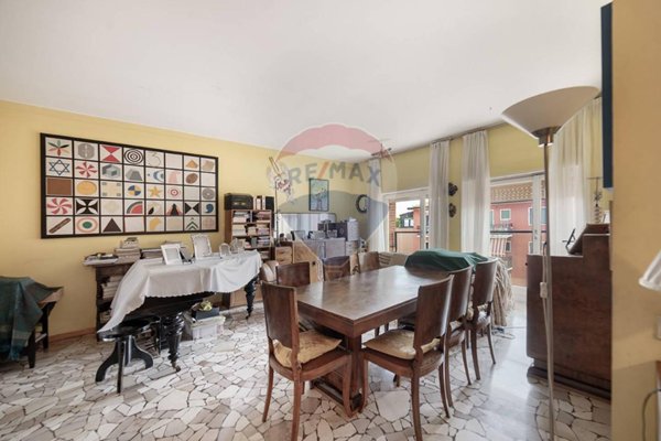 appartamento in vendita a Milano in zona Bullona