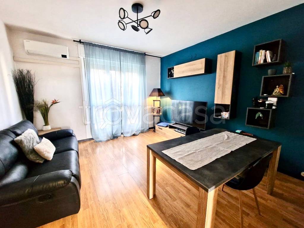 appartamento in vendita a Milano in zona Barona