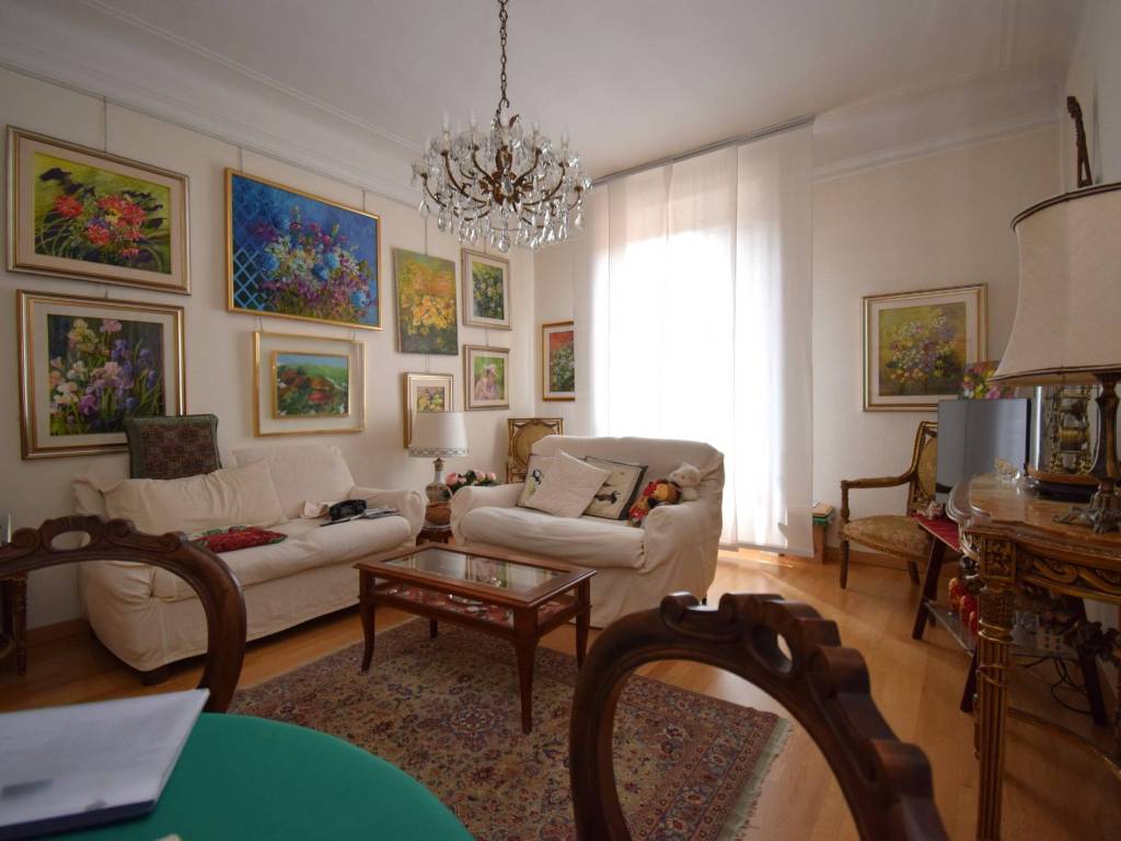 appartamento in vendita a Milano in zona Loreto