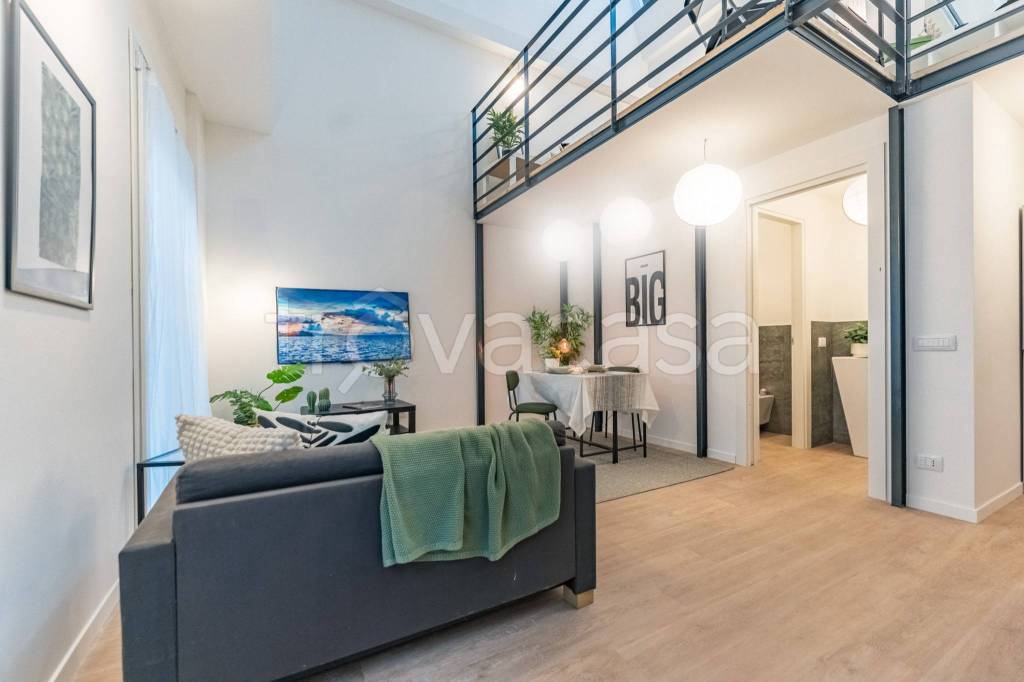 appartamento in vendita a Milano in zona Cascina dei Pomi