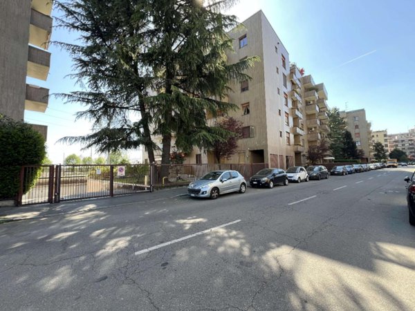 appartamento in vendita a Milano in zona Vigentino