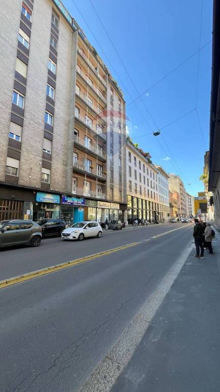 ufficio in vendita a Milano in zona Porta Genova