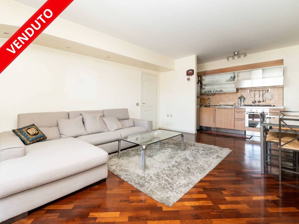 appartamento in vendita a Milano in zona Vigentino