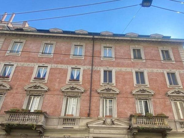 appartamento in vendita a Milano in zona Guastalla