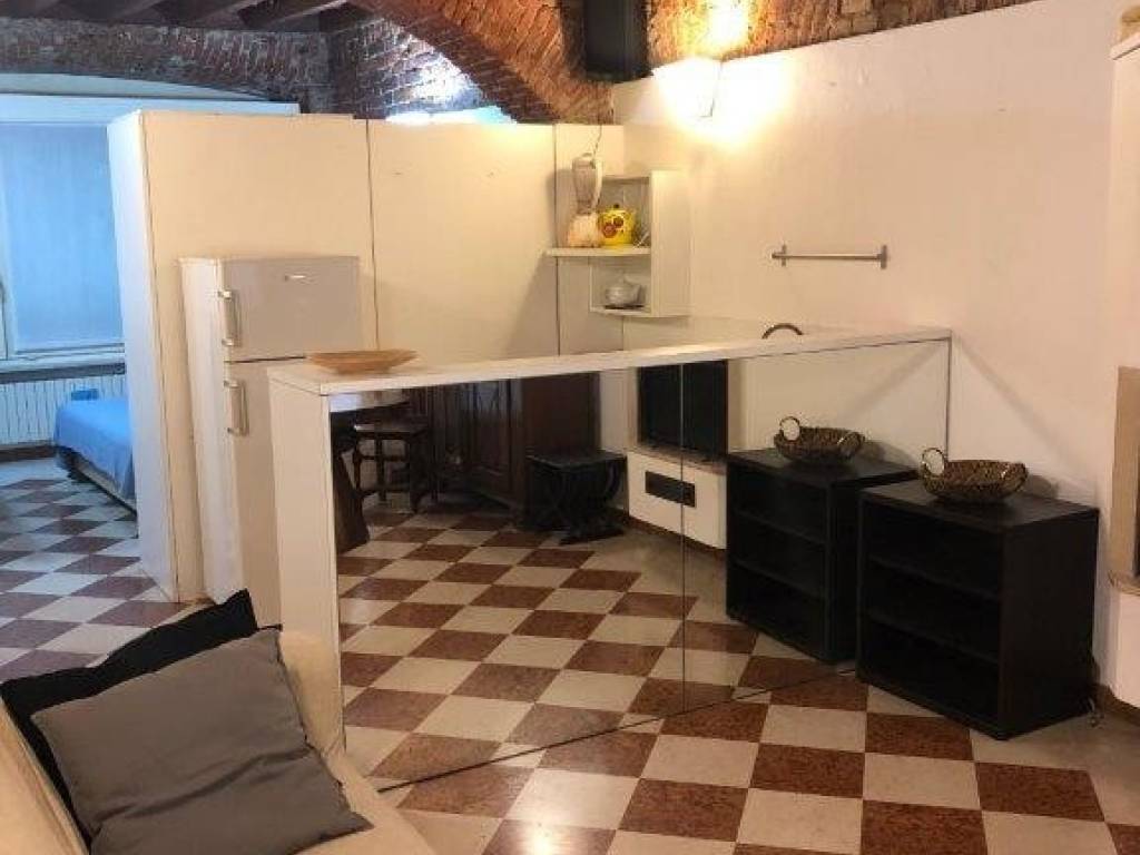 appartamento in vendita a Milano in zona Guastalla