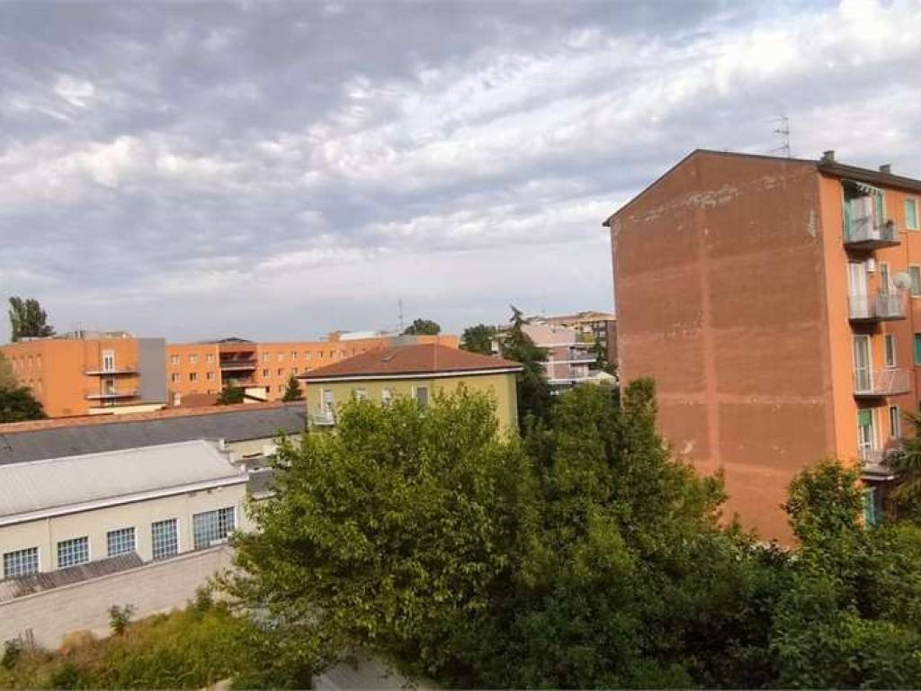appartamento in vendita a Milano in zona Baggio