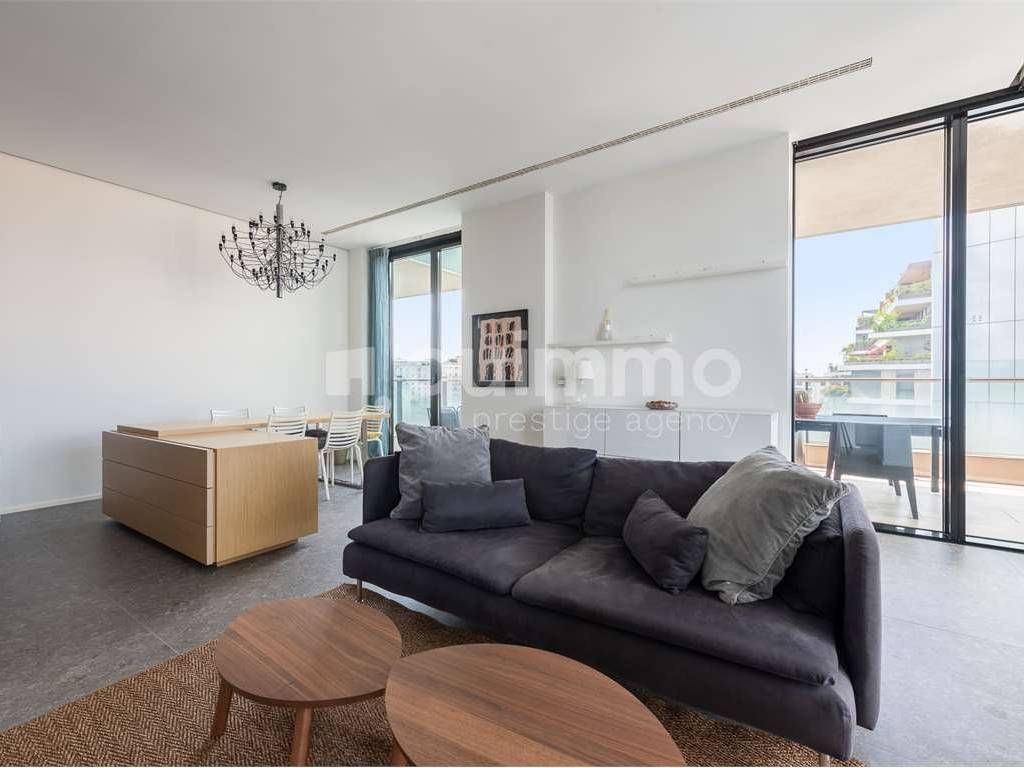 appartamento in vendita a Milano in zona Porta Nuova