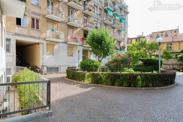 appartamento in vendita a Milano in zona Casoretto