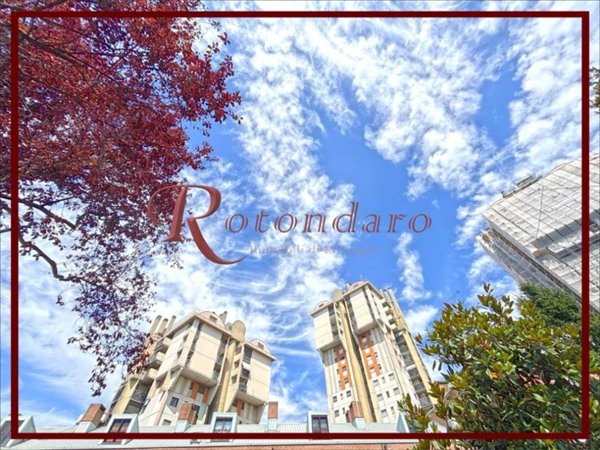 appartamento in vendita a Milano in zona Lorenteggio