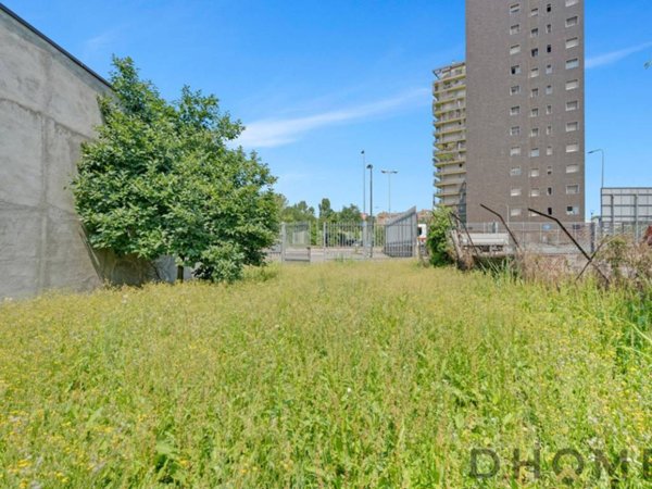 terreno edificabile in vendita a Milano in zona Affori