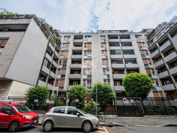 appartamento in vendita a Milano in zona Piazzale Lodi