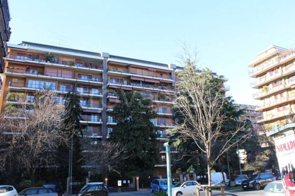 appartamento in vendita a Milano in zona Sempione