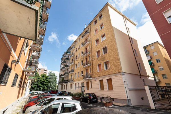 appartamento in vendita a Milano in zona Baggio