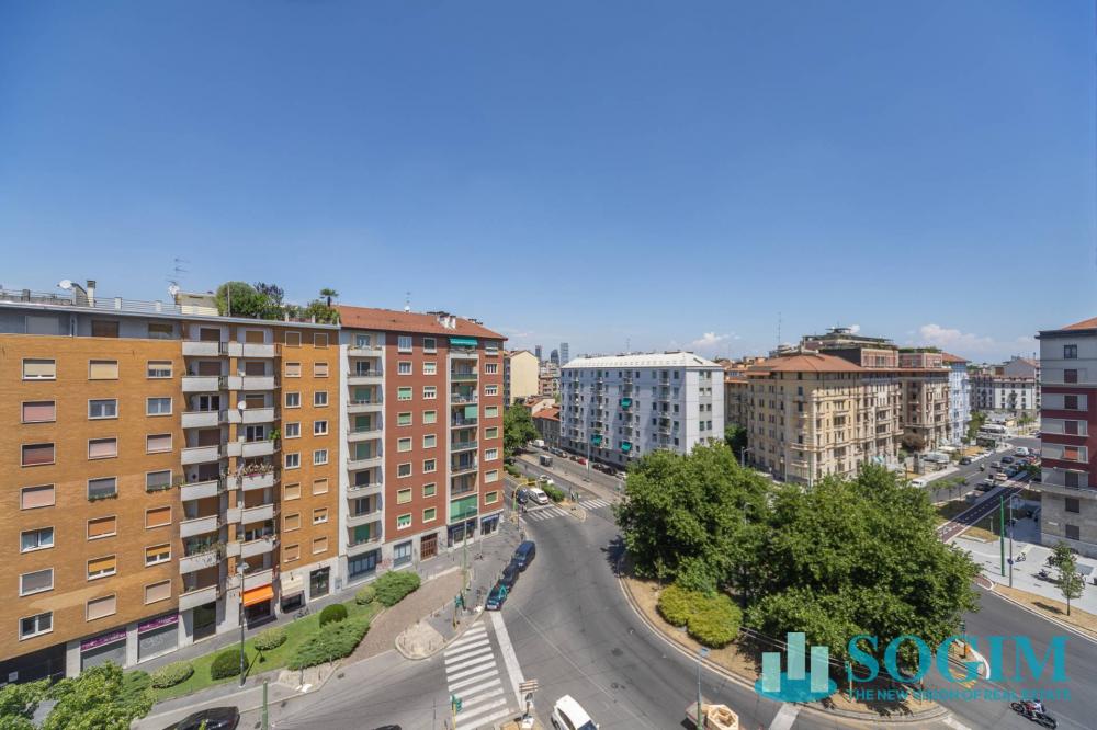 appartamento in vendita a Milano in zona Lorenteggio