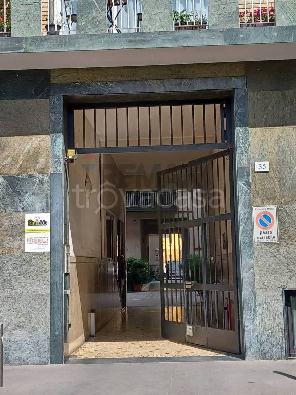 negozio in vendita a Milano in zona Porta Vittoria