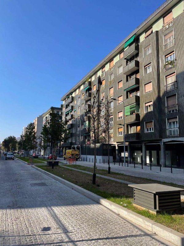 appartamento in vendita a Milano in zona Lorenteggio