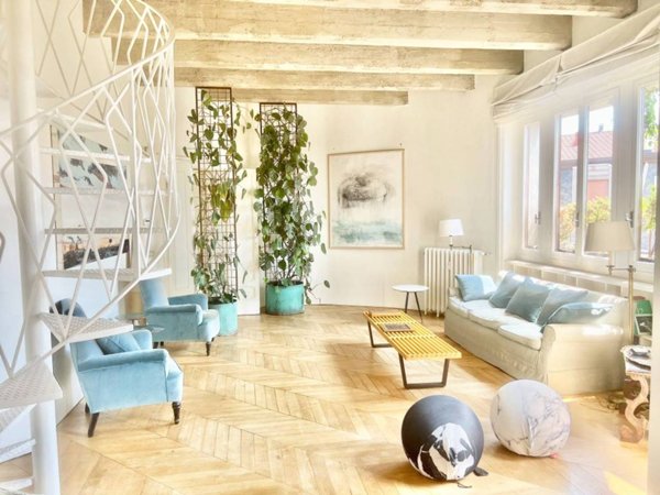 appartamento in vendita a Milano in zona Porta Nuova