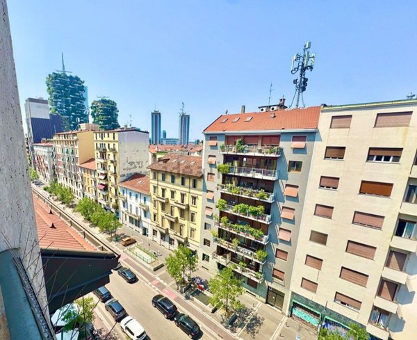 appartamento in vendita a Milano in zona Isola