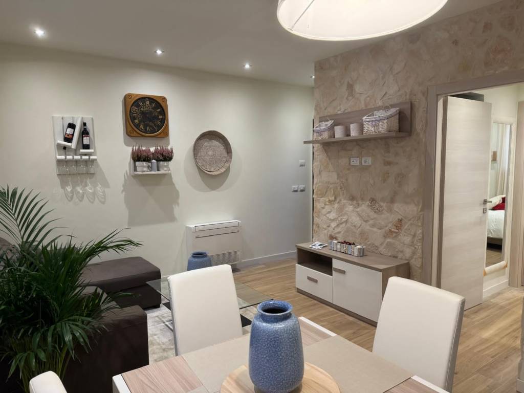appartamento in vendita a Milano in zona Adriano
