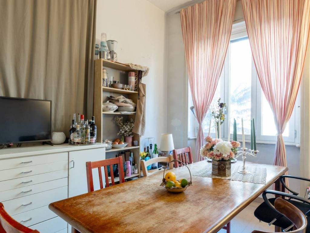 appartamento in vendita a Milano in zona Bocconi