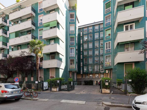 appartamento in vendita a Milano in zona Barona