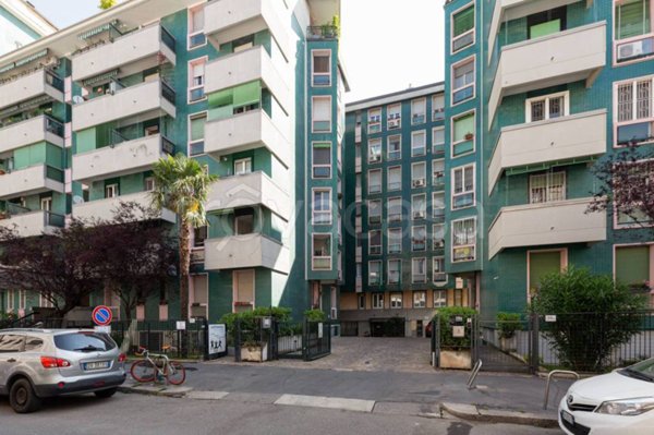 appartamento in vendita a Milano in zona Lorenteggio