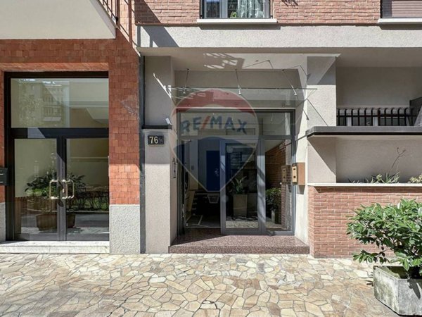 appartamento in vendita a Milano in zona Bullona