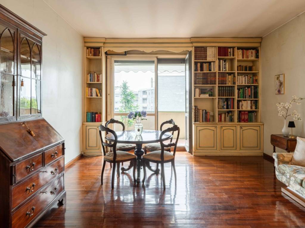 appartamento in vendita a Milano in zona Sempione