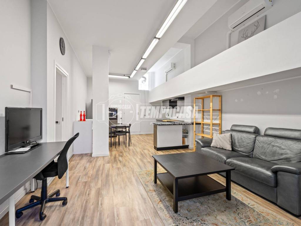 appartamento in vendita a Milano in zona Porta Vittoria