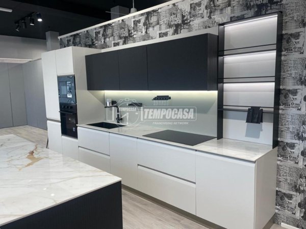 appartamento in vendita a Milano in zona Bullona