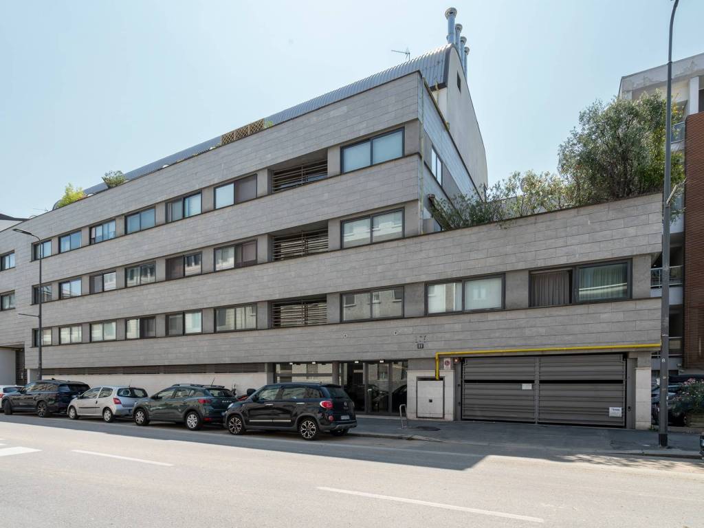 appartamento in vendita a Milano in zona Famagosta