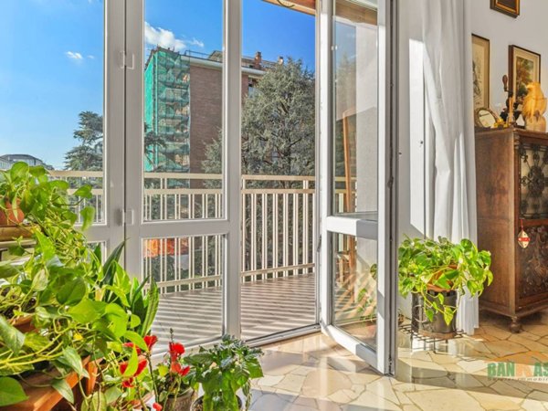appartamento in vendita a Milano in zona Isola