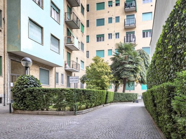 appartamento in vendita a Milano in zona Piazzale Lodi