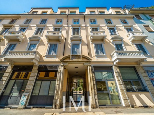 appartamento in vendita a Milano in zona Sant'Ambrogio