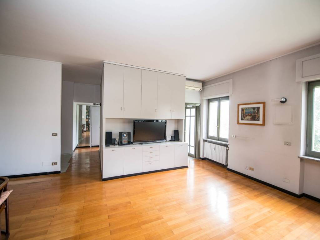 appartamento in vendita a Milano in zona Sempione