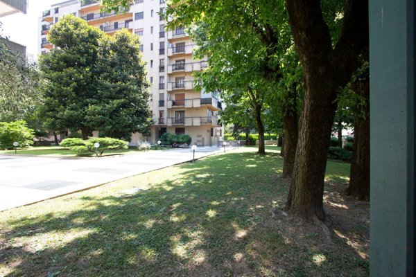 appartamento in vendita a Milano in zona Vigentino