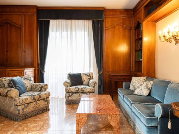 appartamento in vendita a Milano in zona Centro Direzionale