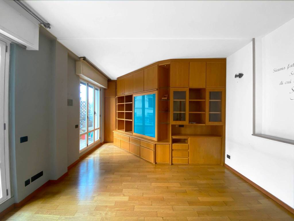 appartamento in vendita a Milano in zona Centro Direzionale