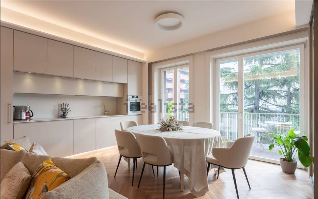 appartamento in vendita a Milano in zona Isola