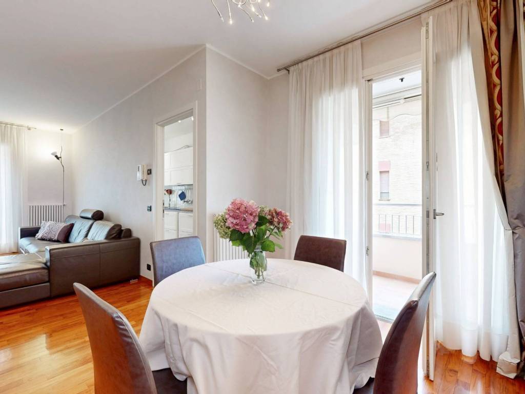 appartamento in vendita a Milano in zona Città Studi