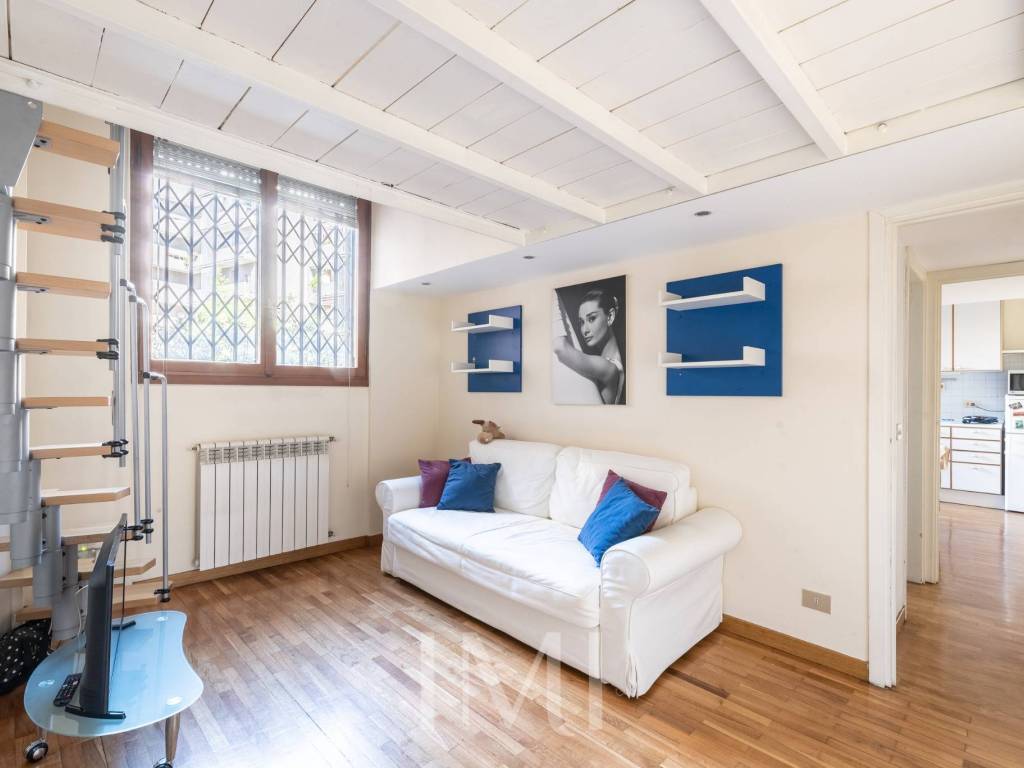 appartamento in vendita a Milano in zona Guastalla