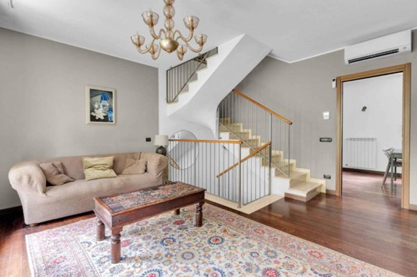 casa indipendente in vendita a Milano in zona Vigentino
