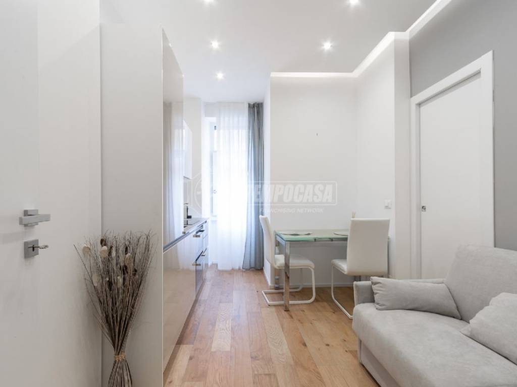 appartamento in vendita a Milano in zona Porta Nuova