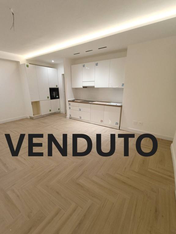 appartamento in vendita a Milano in zona Sempione