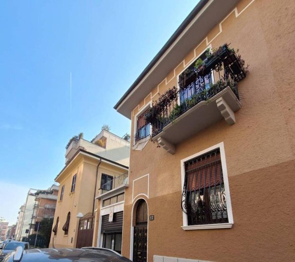 casa indipendente in vendita a Milano in zona Città Studi