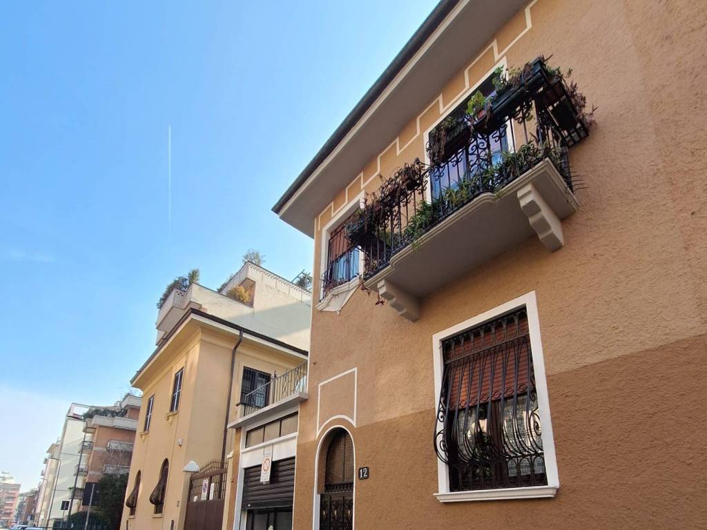 casa indipendente in vendita a Milano in zona Città Studi
